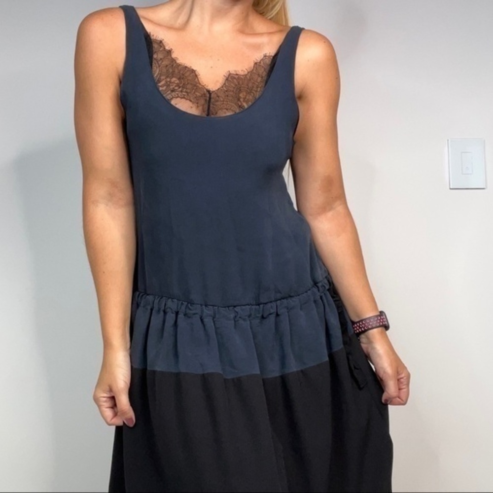 TOME Mídi Flounce Dress
